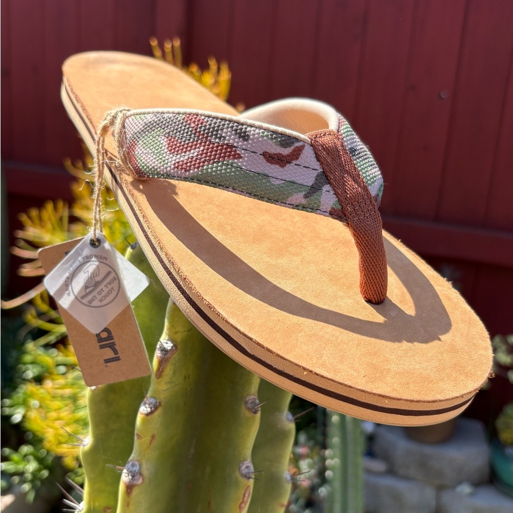 Hari Mari Leather Woodland Camo Flip Flop Sandals Size 11 - Picture 4 of 15